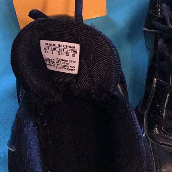 Unisex ADIDAS lightweight sneakers in size 4 1/2 - Picture 5 of 8